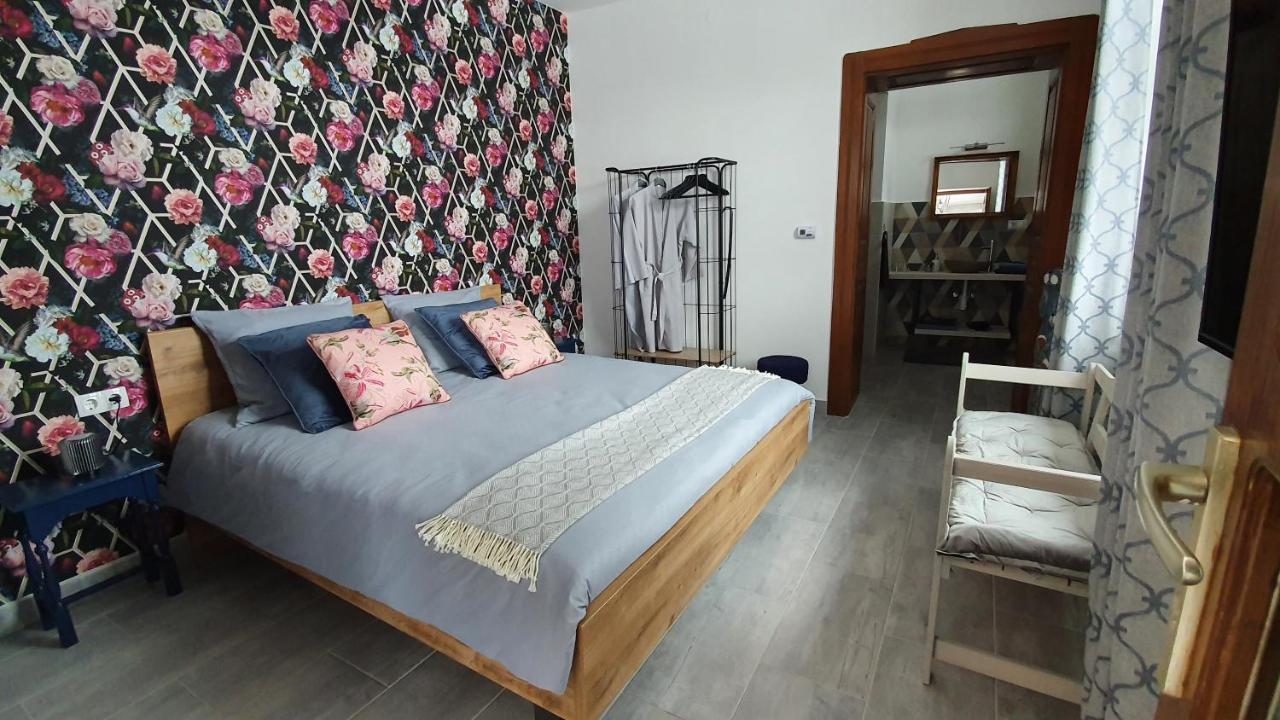Bed and Breakfast Tisza White House Tiszaszolos Екстер'єр фото