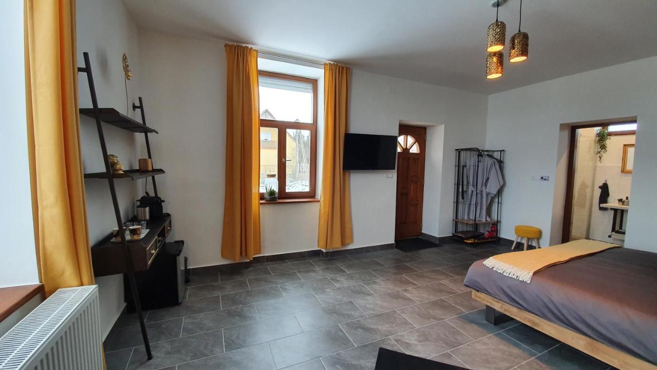 Bed and Breakfast Tisza White House Tiszaszolos Екстер'єр фото