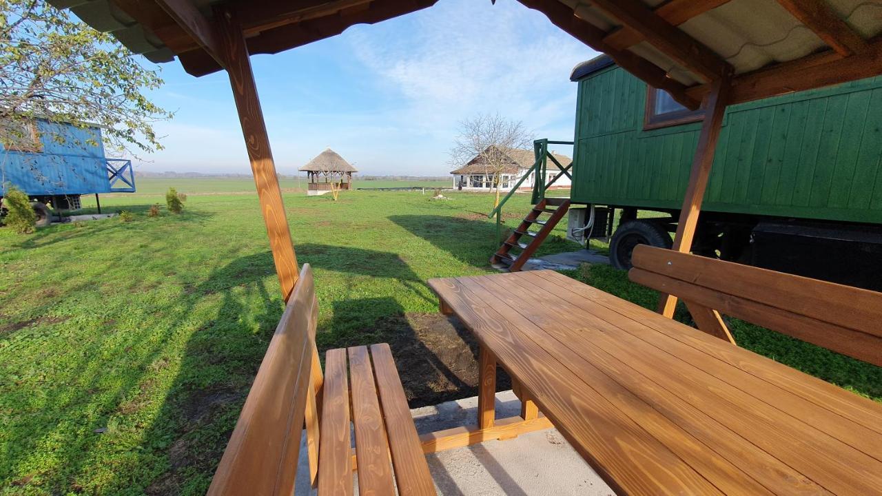 Bed and Breakfast Tisza White House Tiszaszolos Екстер'єр фото